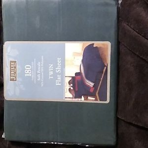 NWOT Jubilee 180 thread count. Green twin flat sheet. 50% cotton/50% polyester